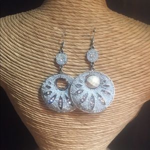 Fashion White Dangle Earrings.